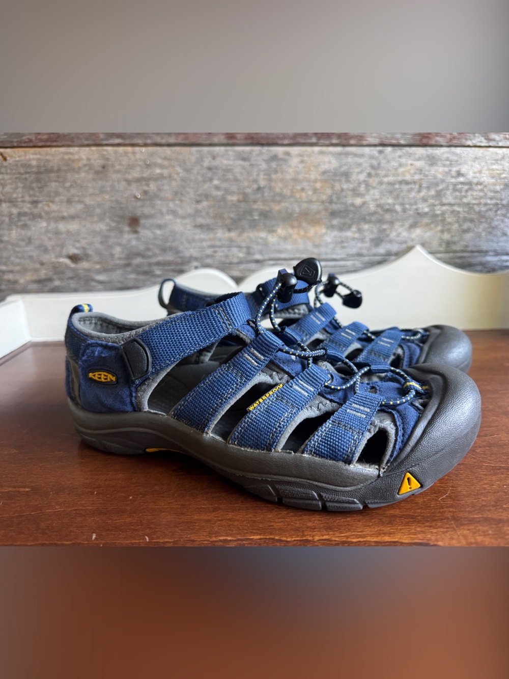 Keen Newport Navy Blue and Black Closed-Toe Sport Sandals - Big Kids Size 4